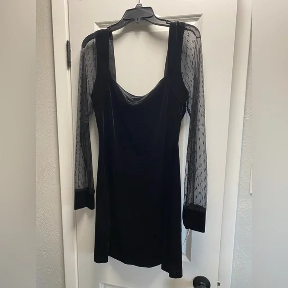 Junior’s Size XXL Mesh Sleeve Velvet Bodycon Dress - Picture 2 of 7